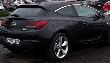 Более 900 тыс. автомобилей Opel оказались бракованными: подушки безопасности выстреливают металлическими осколками и убивают людей в салоне