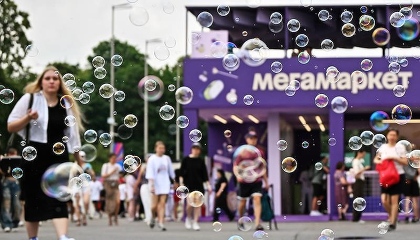 «Мегамаркет» не выдерживает конкуренции с Wildberries и Ozon. Количество заказов на маркетплейсе «Сбера» за год сократилось в 10 раз