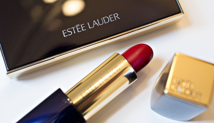 Американский производитель косметики Estee Lauder увольняет 10 тыс. сотрудников на фоне падения доходов