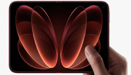 Собственный процессор и первая в мире память LPDDR6. Xiaomi выпустила складной смартфон 18 Fold