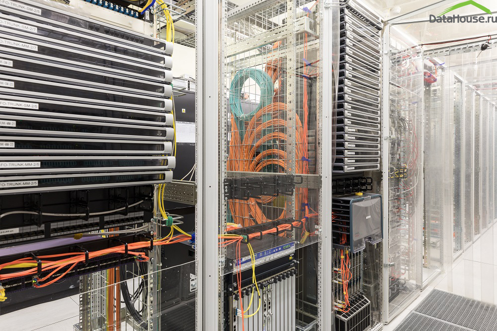 Схема серверного помещения. Цод цхд. Сервер европа. Размещение сервера в дата центре. Цод мега сбер южный порт 2.