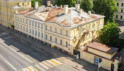 Совладелец «Смарт Телекома» выкупил за 375 млн рублей здание бывшего головного офиса банка «Таврический» в историческом центре Петербурга