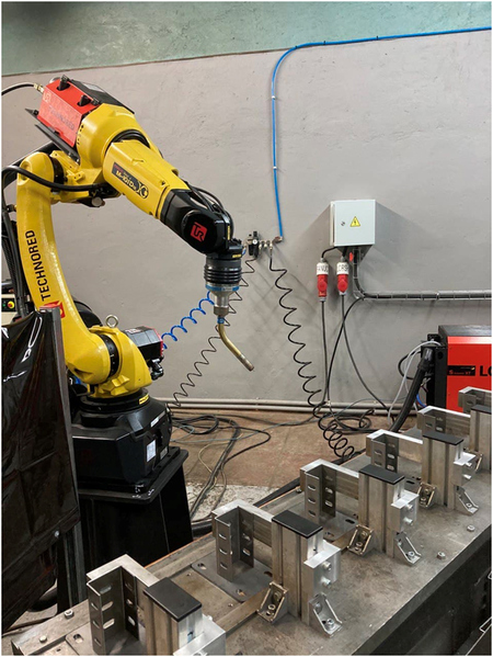 Файл:Робот Technored- MT-kit.jpg