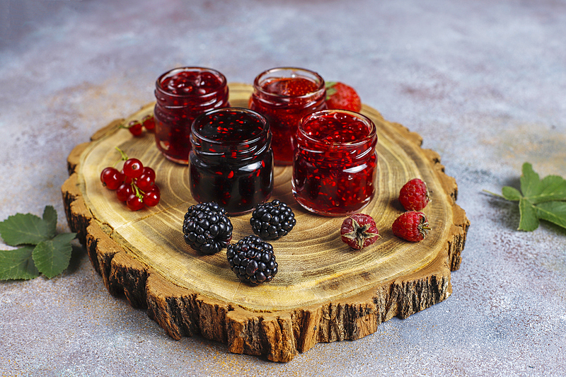 Файл:Assortment-berry-jams-top-view.jpg