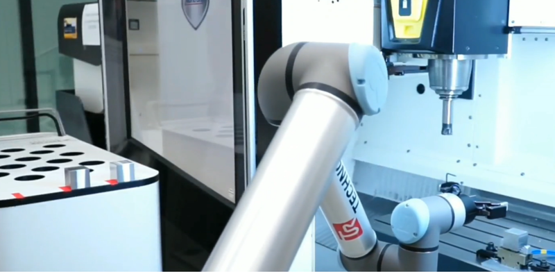 Файл:TECHNORED Роботы.png