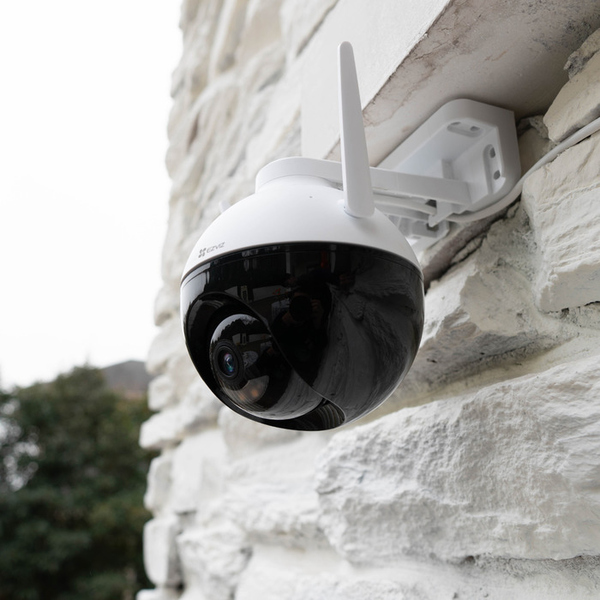 Файл:EZVIZ C8C.jpg