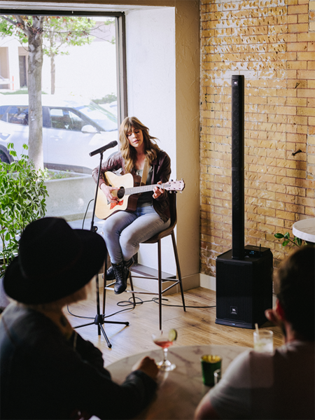 Файл:JBL PRX-ONE LifestylePhoto Cafe-1.png