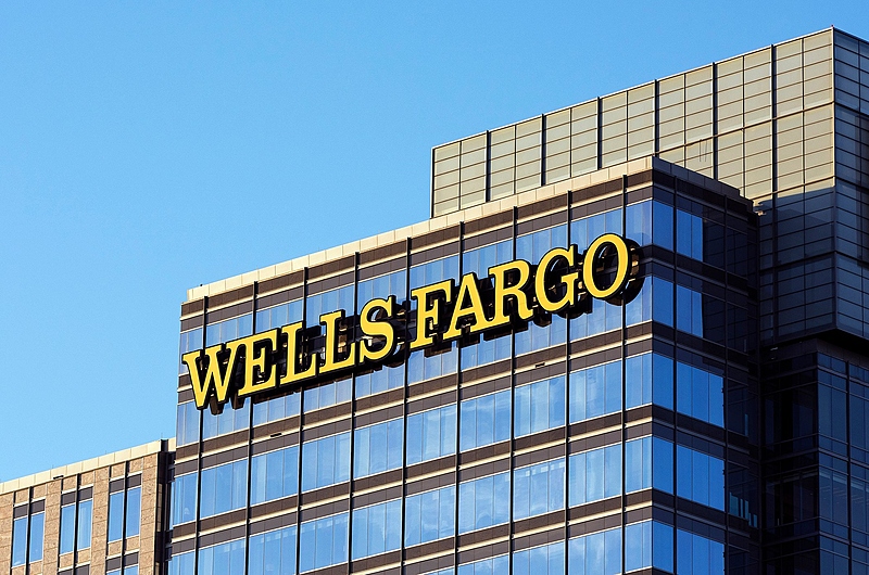 Файл:160908 em wellsfargo.jpg