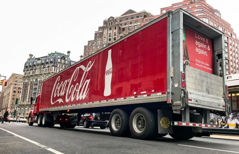 Файл:Coca-cola-coke-truck-810x524.jpg