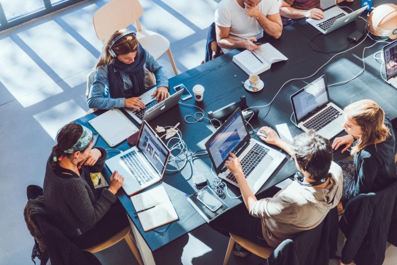 Файл:D lrH20XUAA0d1L.jpg