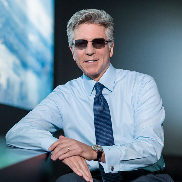 Файл:McDermottB headshot we.jpg