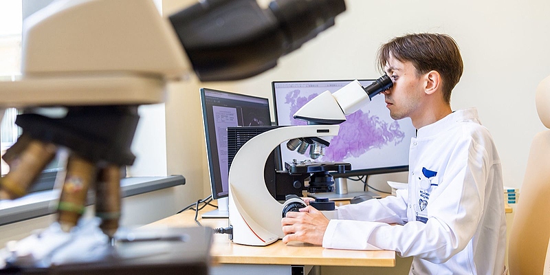 Файл:Onkologiya 04 02 novikov.jpg