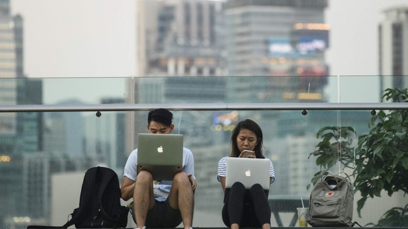 thumbВ июле 2018 года власти Гонконга заявили, что плата за использование 5G-частот не будет взиматься