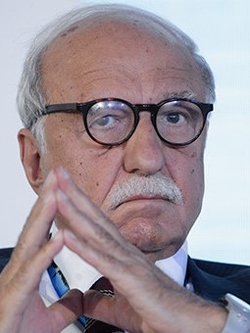 Хюсню Мустафа Озйегин